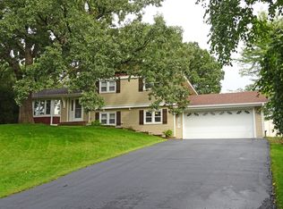 12817 Country View Ln, Burnsville, MN 55337