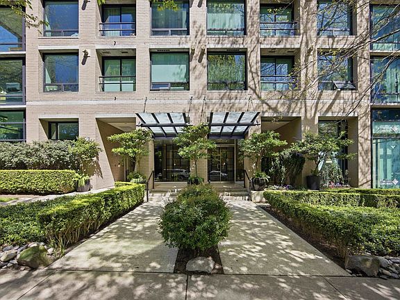 2nd image of 1003 Burnaby St #706