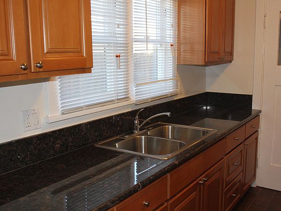 5th image of 52 N San Marino Ave #52