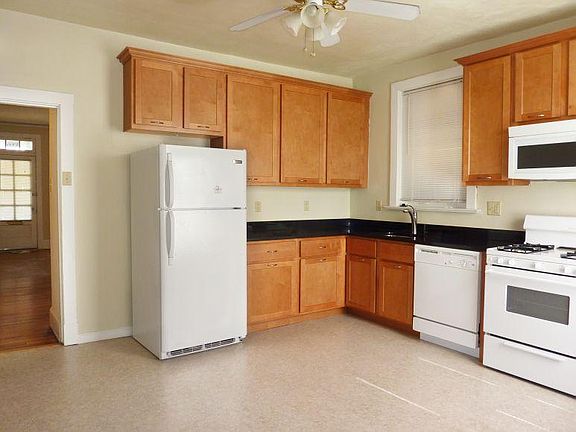 5th image of 1066 McCausland Ave