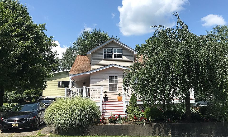 1st image of 24 Plainfield Ave