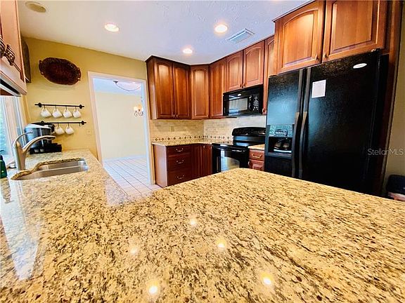 2nd image of 967 N Heron Cir