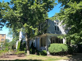 911 Gaffield Pl, Evanston, IL 60201