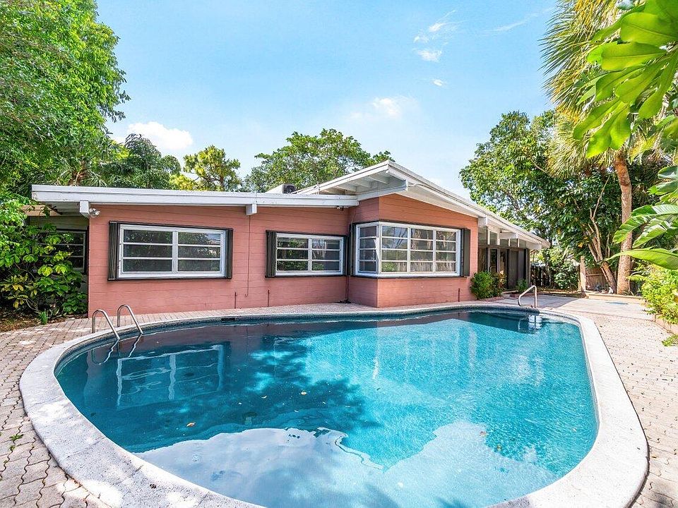 1st image of 7512 W Lake Drive