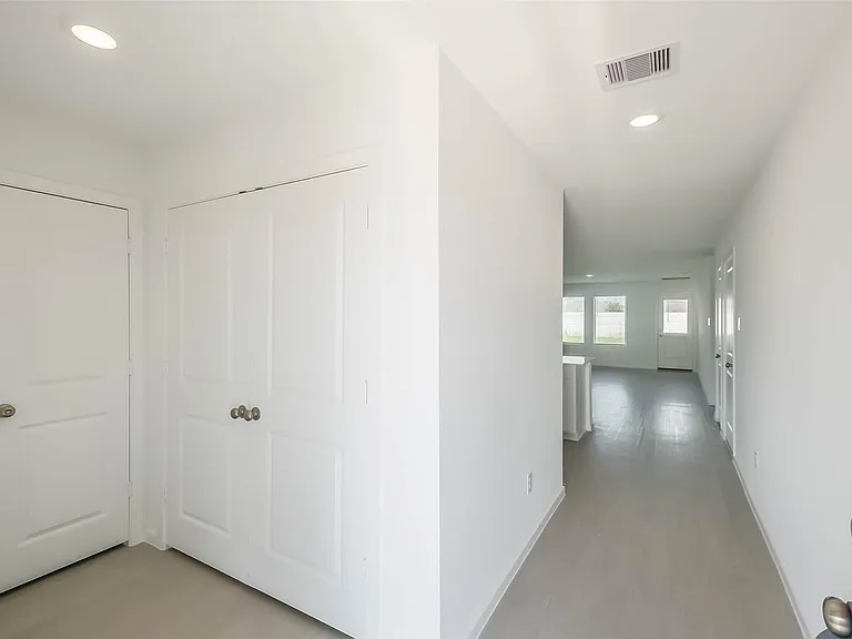 6514 Linden Leaf Dr — Photo 4