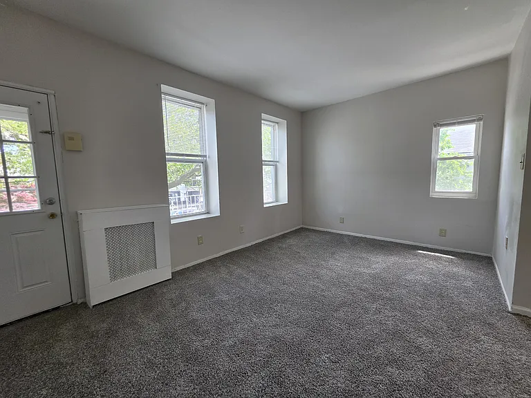 1366 E 58th St #3 — Photo 17