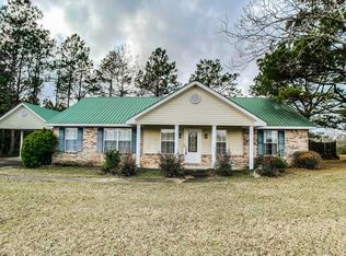38 Ladner Dr, Lumberton, MS 39455