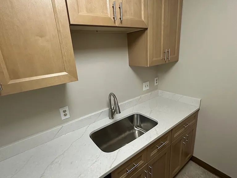 1000 Valley View Ln #I — Photo 2