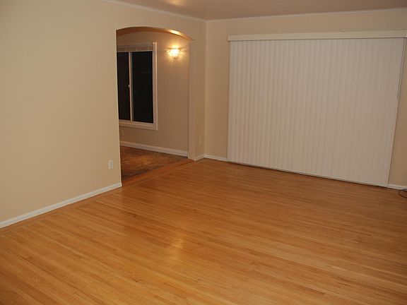 5th image of 1990 29th Ave