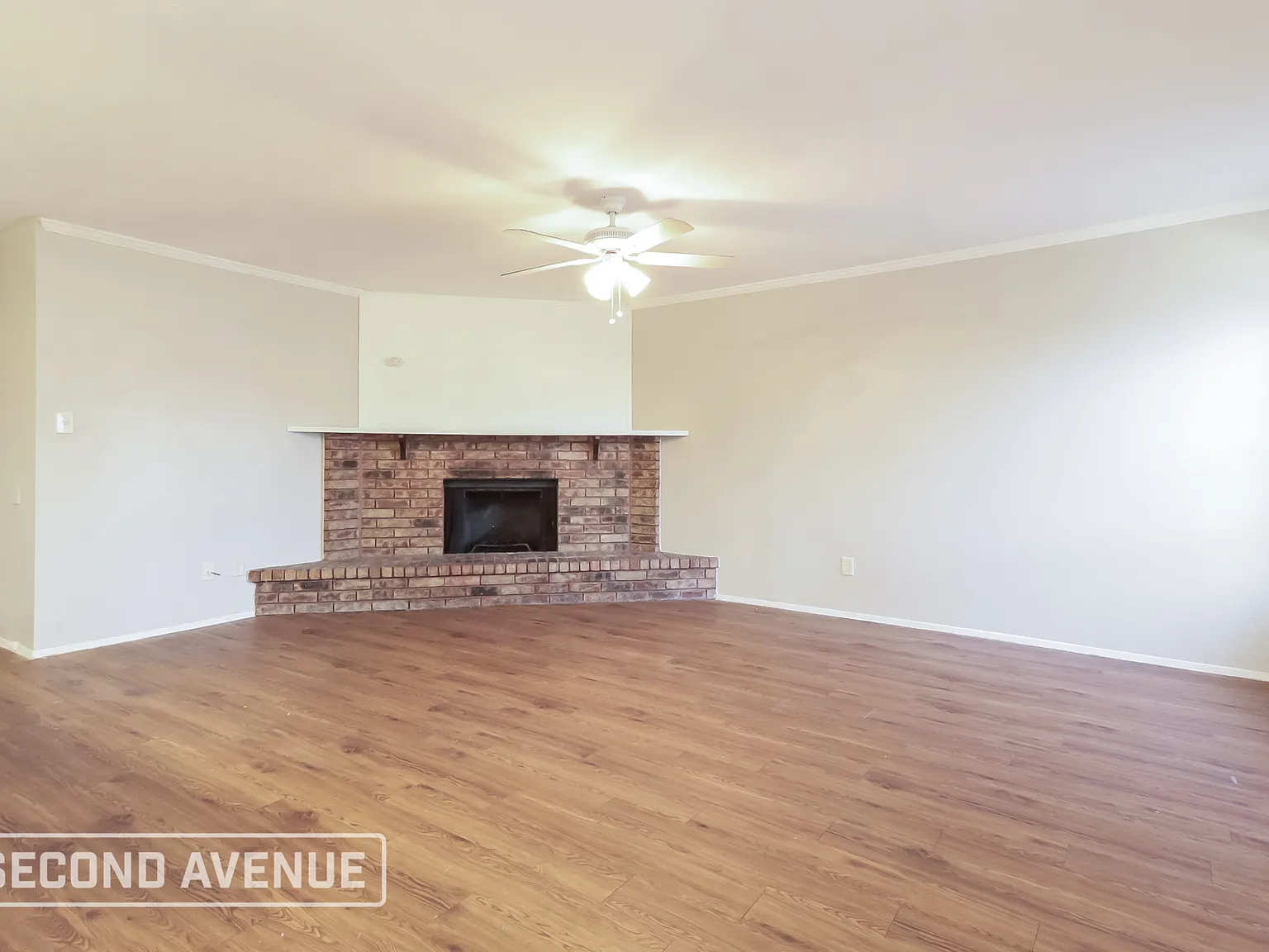 3 bed, 2.0 bath, 1379 sqft, $1,950 — Photo 3