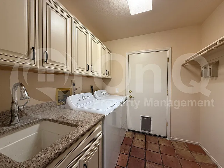 2000 E Campbell Ter — Photo 35