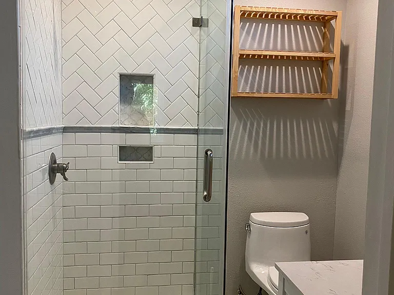 1610 Winona Ave — Photo 16