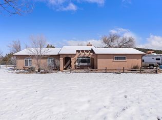 61 Dinkle Rd, Edgewood, NM 87015