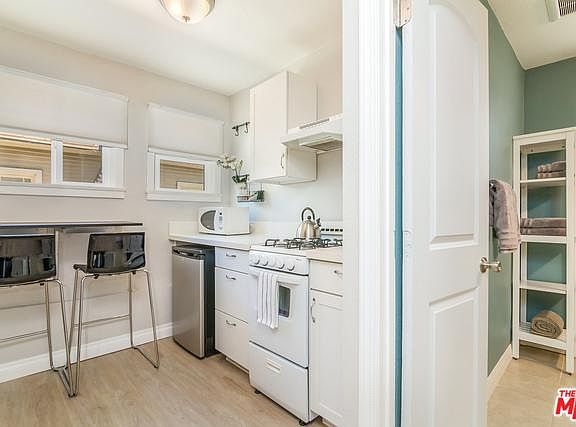 3rd image of 6050 1/2 Farrington Ln