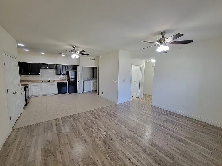 Frostwood Apartments — Photo 9