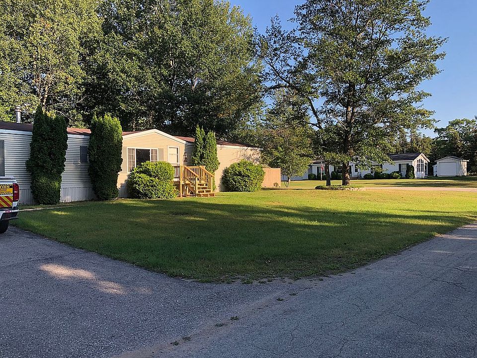 1st image of 1 Pinewood Dr