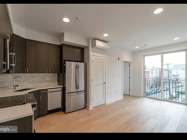 500 Fairmount Ave #302 — Photo 4