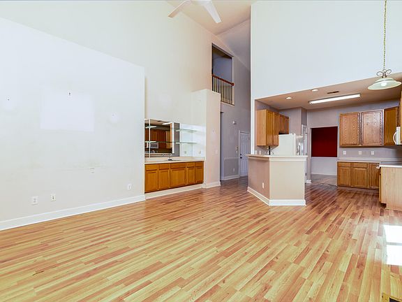 4th image of 4921 Franconia Dr