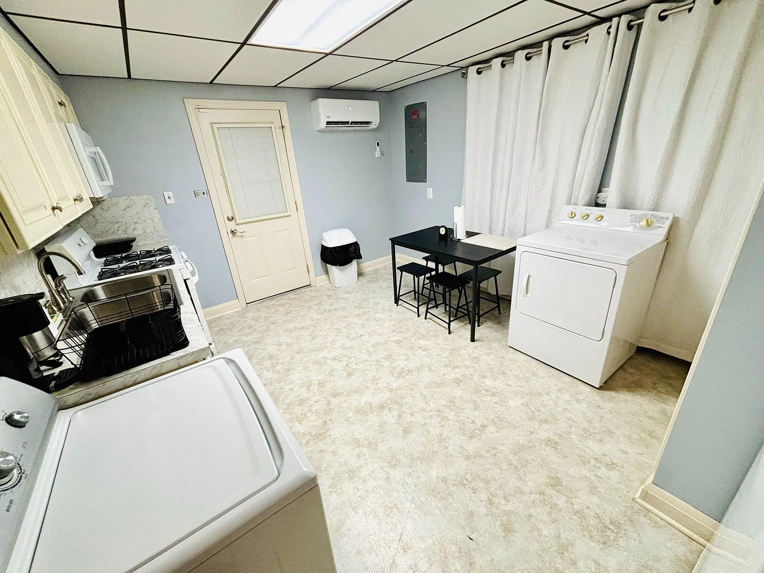 4 bed, 2.0 bath, 1260 sqft, $1,685 — Photo 4