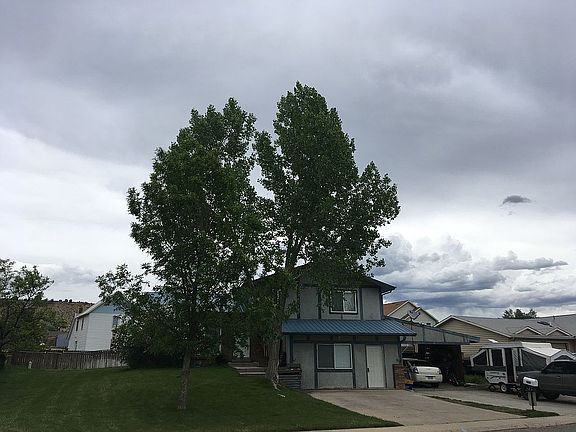 Big yard/ Plenty of Parking