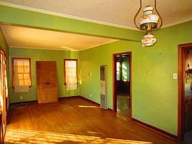 3rd image of 127 W Ellis Ave