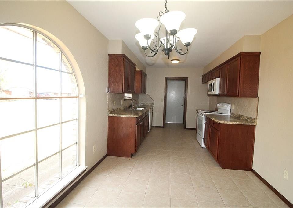 1st image of 302 Vickie Dr
