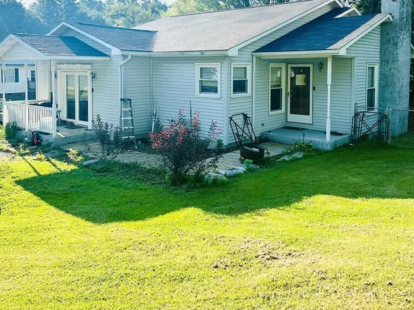 2409 Charles St, Richlands, VA 24641