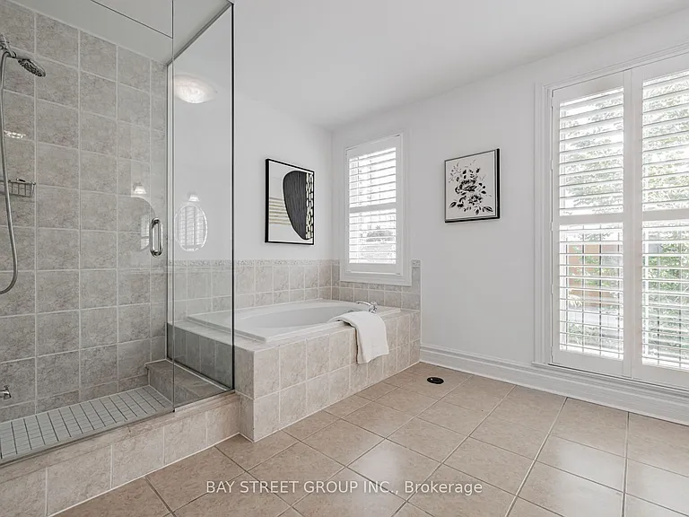 35 William Poole Way — Photo 34