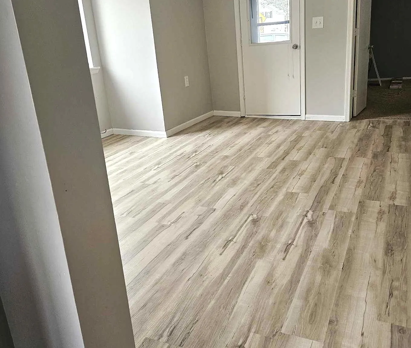 2 bed, 1000 sqft, $1,100 — Photo 3