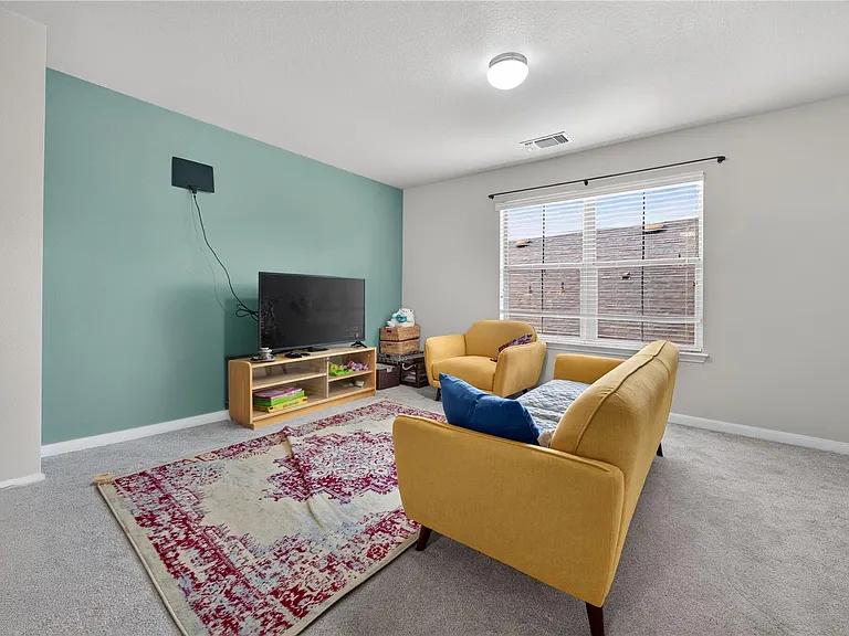 112 Latitude Ln — Photo 16