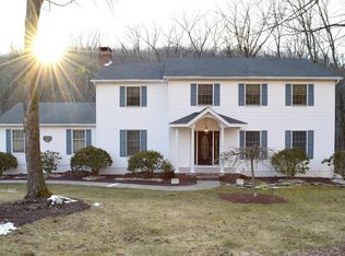 1013 Fox Hollow Rd, Stroudsburg, PA 18360