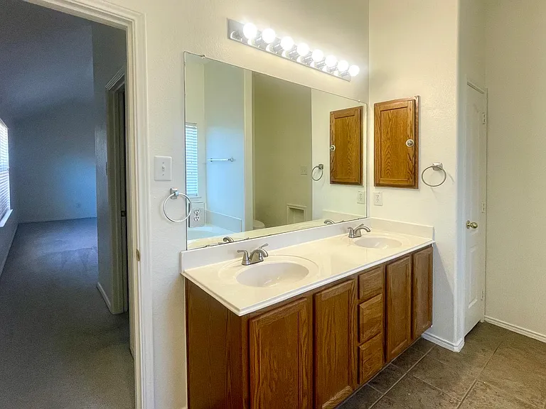 8416 Sonnet Dr — Photo 10