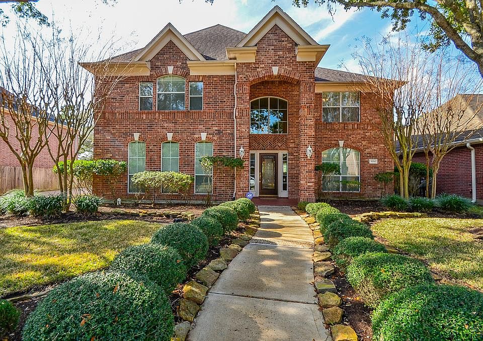 1st image of 3014 Meadow Pond Dr