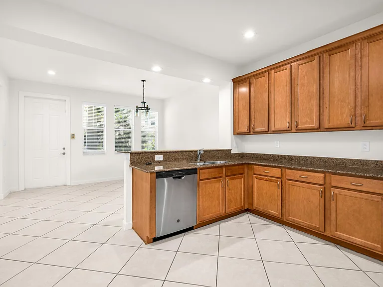 650 Pacific Grove Dr #5 — Photo 6