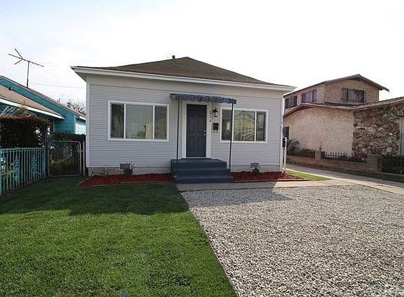 2nd image of 214 E 108th St