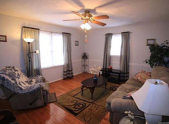 5th image of 2610 Pine Forest Dr