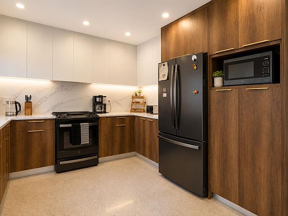 4th image of 431 SE 5th Avenue