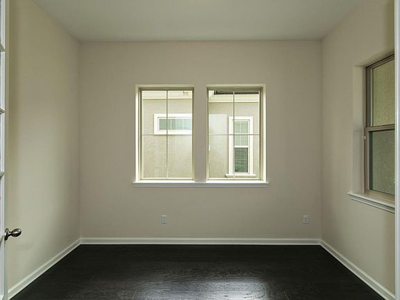 3rd image of 3063 Lucena Ln