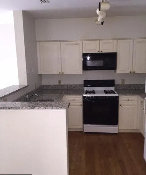 2204 Westcourt Ln #309 — Photo 3