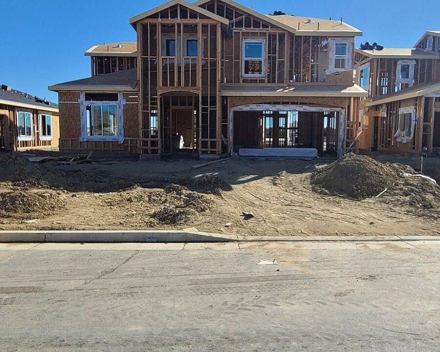 2nd image of 3376 Andrew Ave