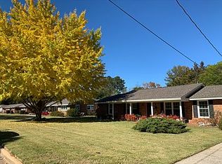 3789 Royal Crest Dr, Montgomery, AL 36109