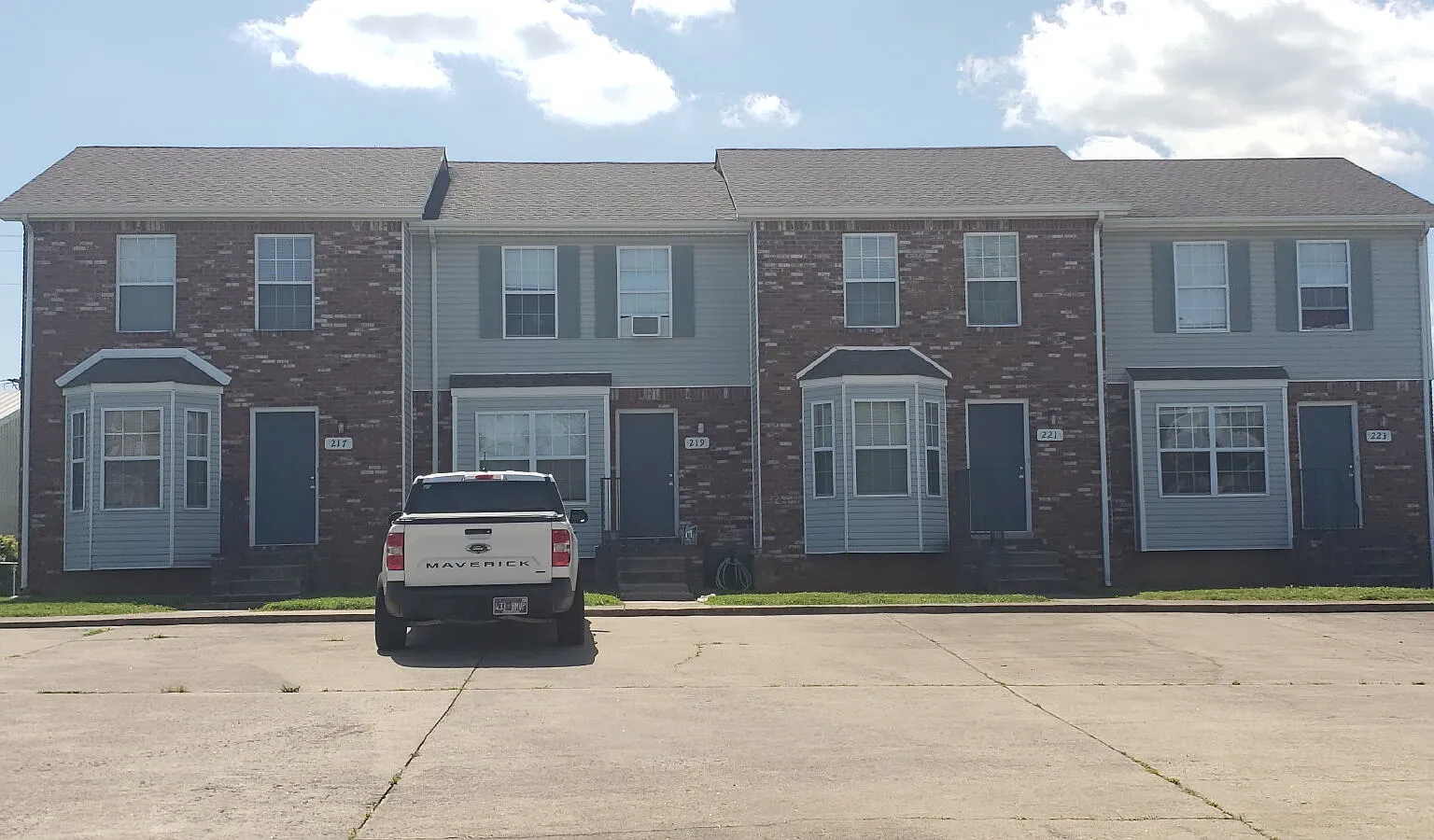 2 bed, 1.5 bath, 1100 sqft, $995 — Photo 1