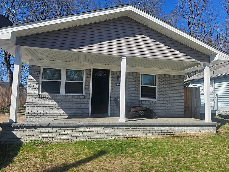 122 Hansford St — Photo 1