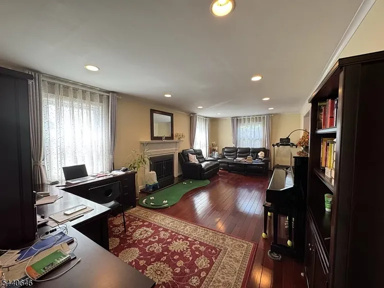 44 Greenwood Dr — Photo 6