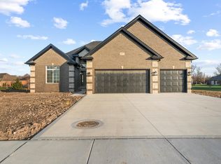 8477 Cobblestone Dr, Newport, MI