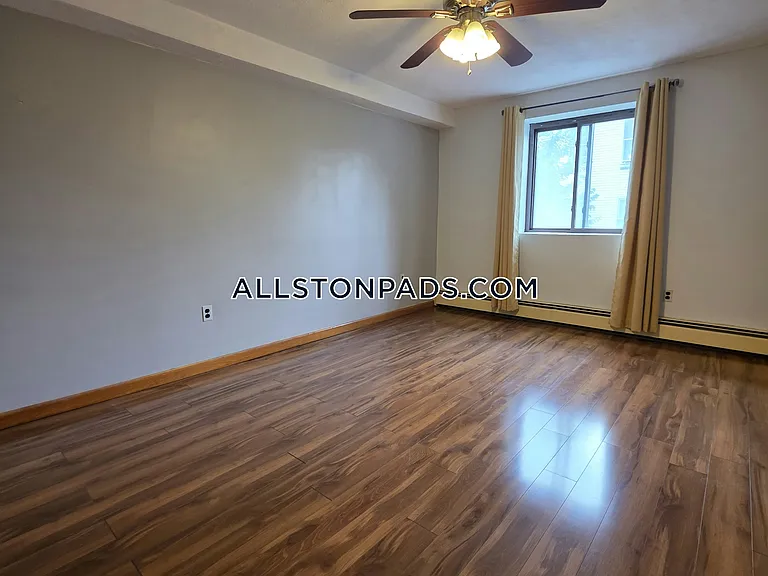 28 Brentwood St #7 — Photo 9