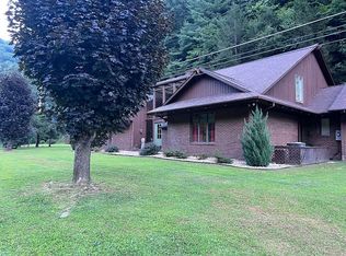 5225 Riverside Dr, Raven, VA 24639