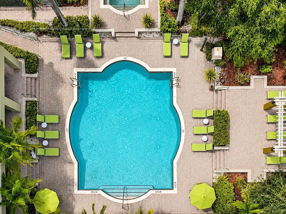 Club Mira Lago Apartments