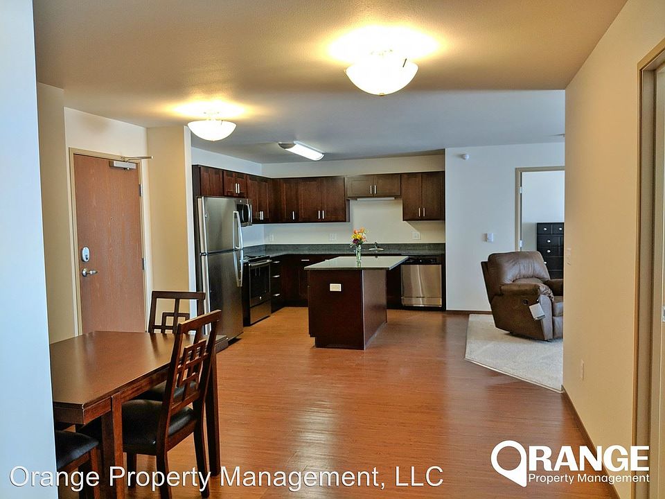 2nd image of 1306 N Main St APT 402