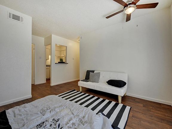 2nd image of 2520 Elmont Dr APT 212A